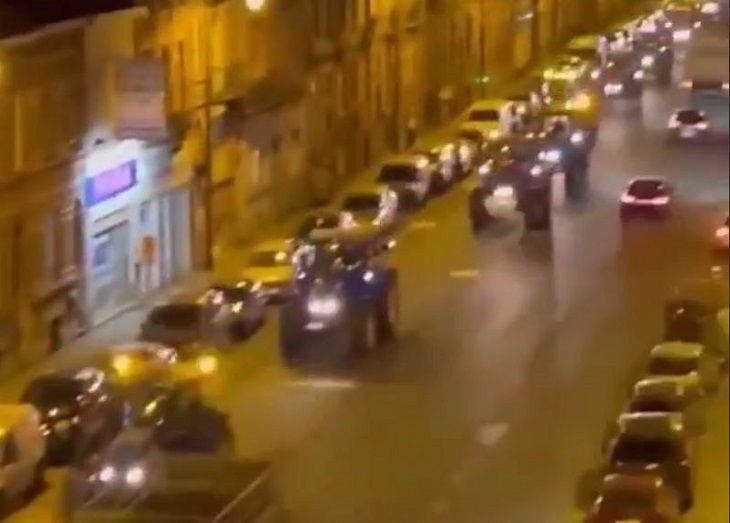 До Брюсселя, де проходитиме саміт ЄС, на тракторах увійшли протестуючі фермери город