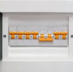 Чи потрібно міняти електропроводку під час ремонту? Давайте порахуємо