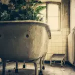 Стара ванна на дачі: знахідка чи непотріб?