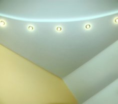 Як встановити світильники на стелі?