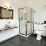 Ви любите приймати душ? Ідемо вибирати душову кабіну