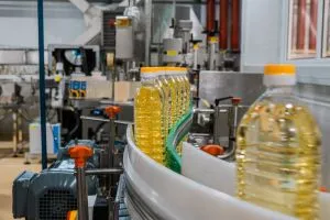 Російська соняшникова олія перевершила українську у ціні: що спричинило розрив
