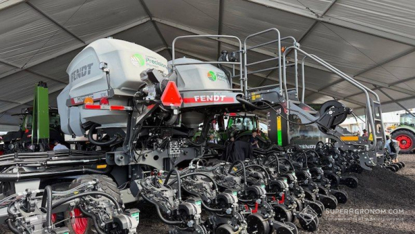Fendt представляє 32-рядну сівалку MomenTum 32R30