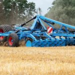 LEMKEN Karat: від поверхневого підрізання до глибокого розпушування одним культиватором